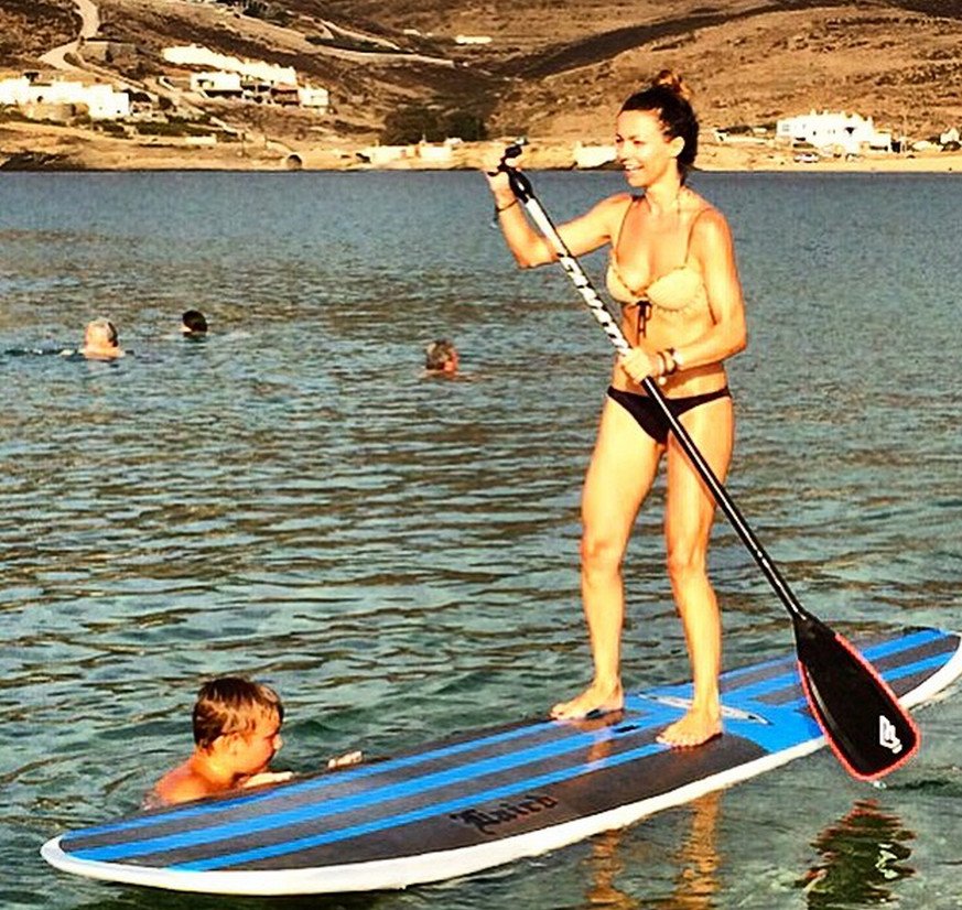 Η «κοντή» του «Παρά πέντε» βάζει φωτιά στη Μύκονο - Κορμί φέτες [εικόνες] | iefimerida.gr 4