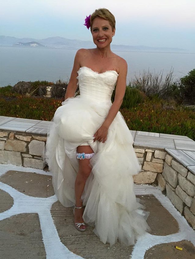 Κουμπάρος... υπερπαραγωγή ο Λάκης Γαβαλάς -Με χιτώνα, λουλούδια στο κεφάλι και μακριά σκουλαρίκια [εικόνες] | iefimerida.gr 4