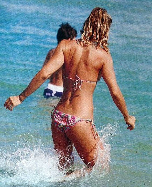 Η Κατερίνα Λάσπα είναι φέτες... Εκοψε ανάσες στην παραλία [εικόνες] | iefimerida.gr 0