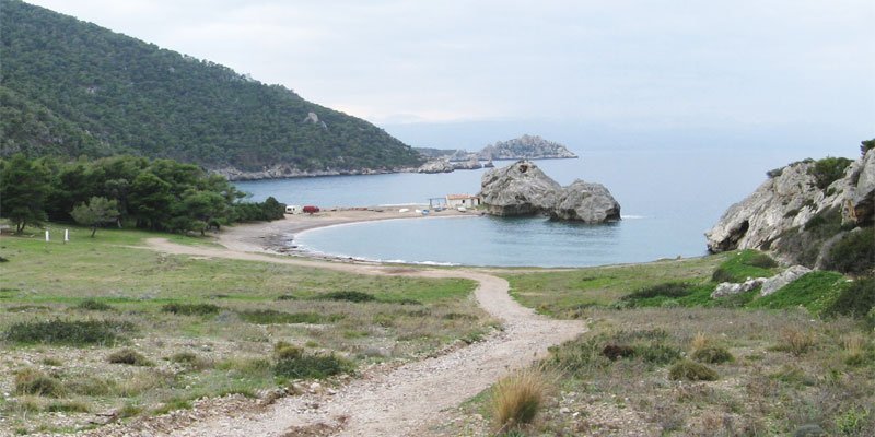 Ιδιαίτερες, αμμώδεις, βοτσαλωτές, απόκρημνες, ερημικές: Οι πιο παρθένες παραλίες στην Ελλάδα [εικόνες] | iefimerida.gr 1