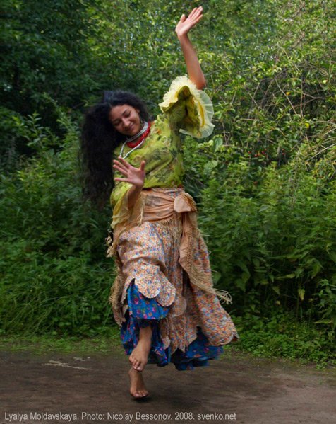 Ετσι ζουν οι Ρομά - Αγνωστα στιγμιότυπα της καθημερινότητάς τους - Χορός, χρώμα, φαγητό [εικόνες] | iefimerida.gr 27