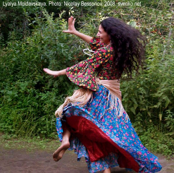 Ετσι ζουν οι Ρομά - Αγνωστα στιγμιότυπα της καθημερινότητάς τους - Χορός, χρώμα, φαγητό [εικόνες] | iefimerida.gr 23