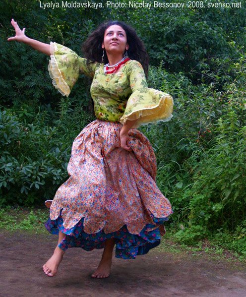 Ετσι ζουν οι Ρομά - Αγνωστα στιγμιότυπα της καθημερινότητάς τους - Χορός, χρώμα, φαγητό [εικόνες] | iefimerida.gr 29