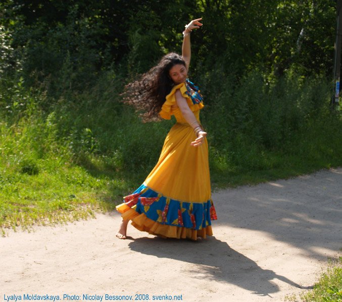 Ετσι ζουν οι Ρομά - Αγνωστα στιγμιότυπα της καθημερινότητάς τους - Χορός, χρώμα, φαγητό [εικόνες] | iefimerida.gr 26