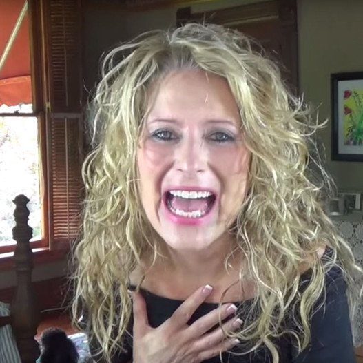 Η 60χρονη που μοιάζει 40 -Τι κάνει αυτή η γυναίκα από το Τενεσί των ΗΠΑ [εικόνες] | iefimerida.gr 5