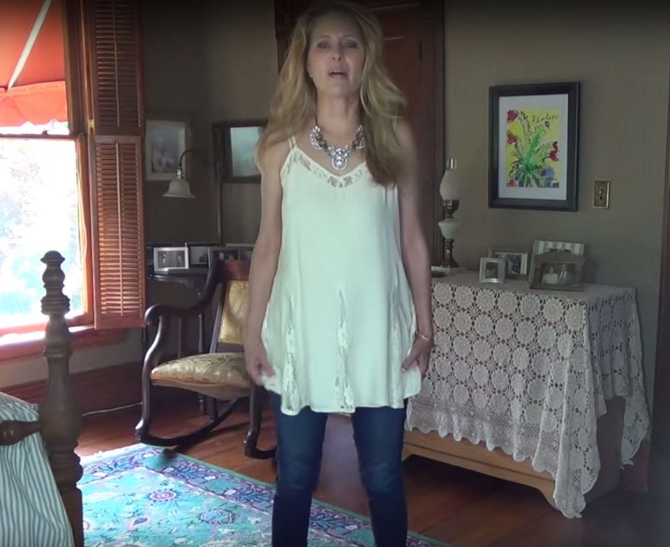 Η 60χρονη που μοιάζει 40 -Τι κάνει αυτή η γυναίκα από το Τενεσί των ΗΠΑ [εικόνες] | iefimerida.gr 4