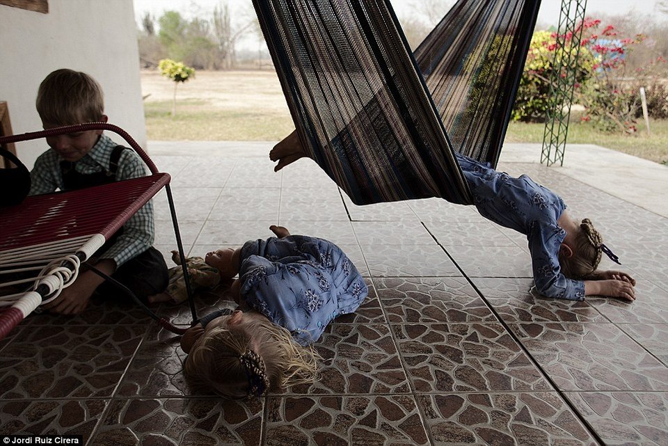 Το χωριό που ξέχασε ο χρόνος: Οι κάτοικοί του ζουν όπως το '50 -Ρούχα και σπίτια άλλης εποχής [εικόνες]  | iefimerida.gr 3