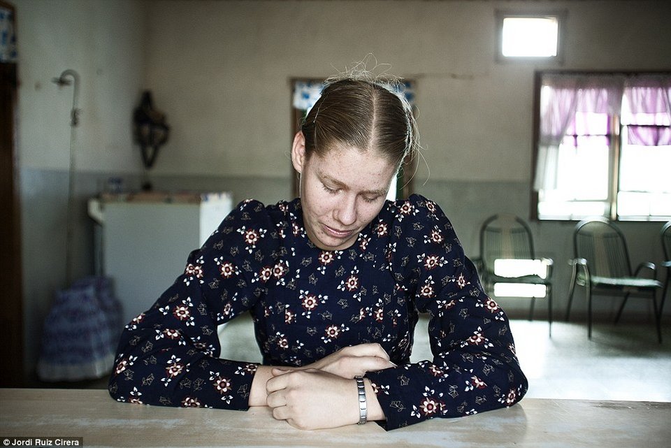 Το χωριό που ξέχασε ο χρόνος: Οι κάτοικοί του ζουν όπως το '50 -Ρούχα και σπίτια άλλης εποχής [εικόνες]  | iefimerida.gr 4