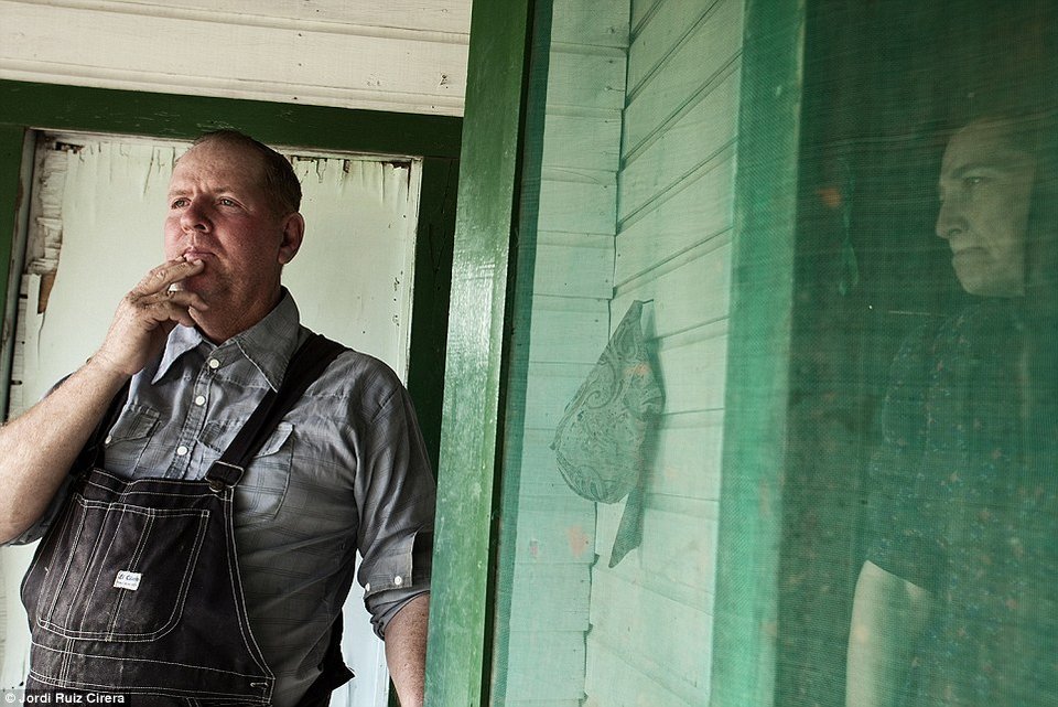 Το χωριό που ξέχασε ο χρόνος: Οι κάτοικοί του ζουν όπως το '50 -Ρούχα και σπίτια άλλης εποχής [εικόνες]  | iefimerida.gr 6