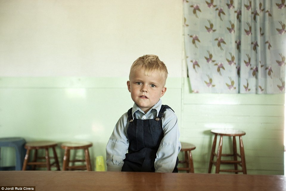 Το χωριό που ξέχασε ο χρόνος: Οι κάτοικοί του ζουν όπως το '50 -Ρούχα και σπίτια άλλης εποχής [εικόνες]  | iefimerida.gr 10