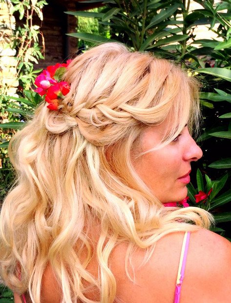 Οι πρώτες φωτογραφίες από τη βάπτιση της μικρής κόρης της Μενεγάκη - Ολες οι λεπτομέρειες [εικόνες] | iefimerida.gr 2