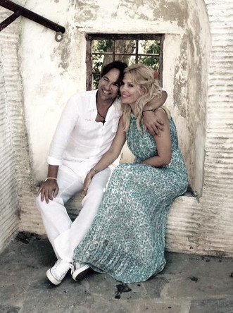 Οι πρώτες φωτογραφίες από τη βάπτιση της μικρής κόρης της Μενεγάκη - Ολες οι λεπτομέρειες [εικόνες] | iefimerida.gr 1