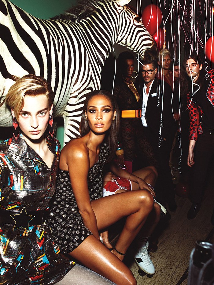 Η Μάιλι Σάιρους σε πάρτι οργίων με τις φίλες της [εικόνες]  | iefimerida.gr 8