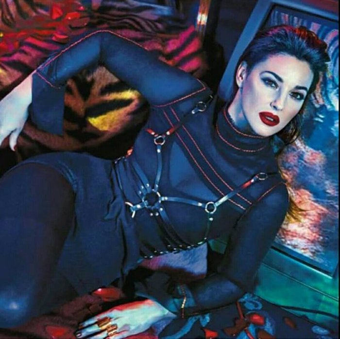 Η Μόνικα Μπελούτσι σε ρόλο αφέντρας [εικόνες] | iefimerida.gr 1