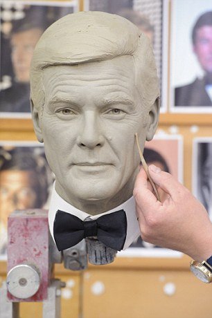 Ολοι οι θρυλικοί Τζέιμς Μποντ του σινεμά στο Μουσείο της Μαντάμ Τισό [εικόνες] | iefimerida.gr 2