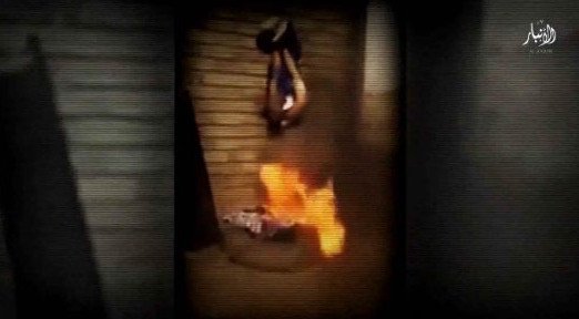Εικόνες φρίκης: Τζιχαντιστές καίνε ζωντανούς τέσσερις άνδρες | iefimerida.gr 3