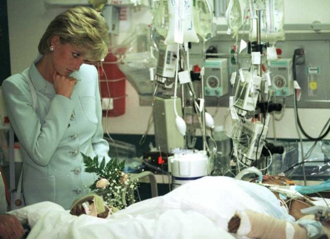 Πριγκίπισσα Νταϊάνα: 18 χρόνια μετά το θάνατό της -Οι θεωρίες συνωμοσίας πίσω από το δυστύχημα στο Παρίσι [εικόνες & βίντεο] | iefimerida.gr 16