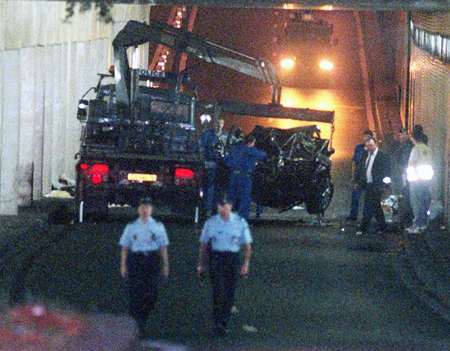 Πριγκίπισσα Νταϊάνα: 18 χρόνια μετά το θάνατό της -Οι θεωρίες συνωμοσίας πίσω από το δυστύχημα στο Παρίσι [εικόνες & βίντεο] | iefimerida.gr 6