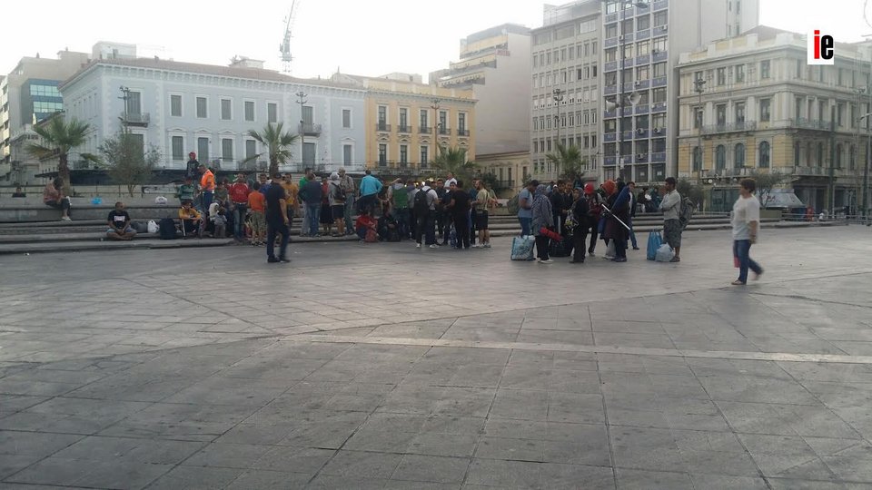 Απέραντη κατασκήνωση μεταναστών η πλατεία Βικτωρίας [εικόνες] | iefimerida.gr 8