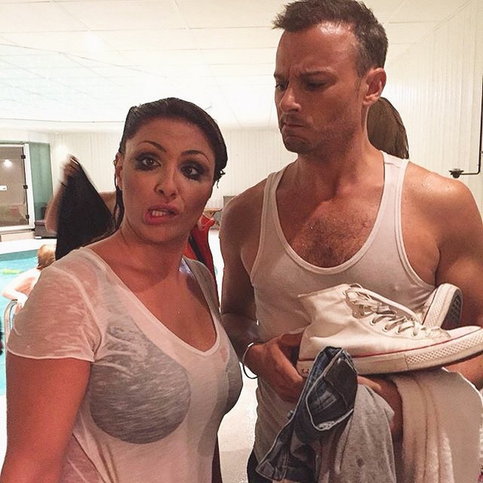 Η Παπαρίζου αλλιώς: Μουτζουρωμένη και με βρεγμένη μπλούζα [εικόνα] | iefimerida.gr 0