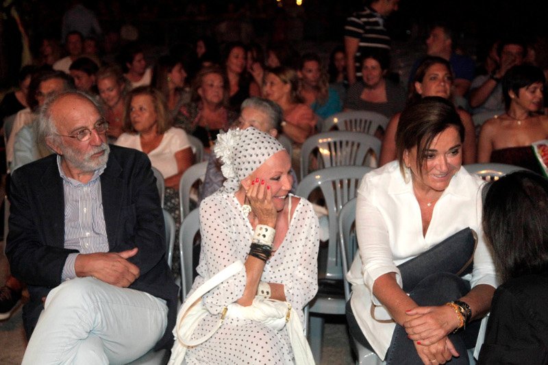 Η υπουργός Τουρισμού τραγούδησε για την πανσέληνο – Η Αλκηστις Πρωτοψάλτη σε μια μαγική βραδιά στο Μαραθώνα [εικόνες] | iefimerida.gr 9