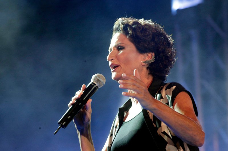 Η υπουργός Τουρισμού τραγούδησε για την πανσέληνο – Η Αλκηστις Πρωτοψάλτη σε μια μαγική βραδιά στο Μαραθώνα [εικόνες] | iefimerida.gr 1