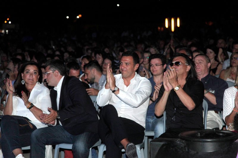 Η υπουργός Τουρισμού τραγούδησε για την πανσέληνο – Η Αλκηστις Πρωτοψάλτη σε μια μαγική βραδιά στο Μαραθώνα [εικόνες] | iefimerida.gr 7