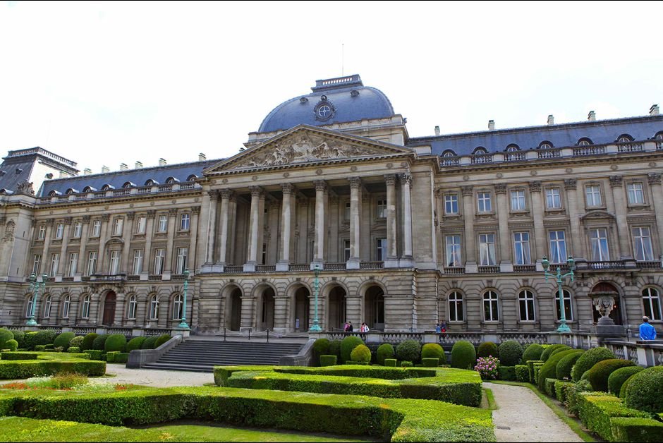 Μέσα στο παλάτι του βασιλιά -Aνοιξε τις πόρτες στο κοινό ο Φίλιππος του Βελγίου [εικόνες] | iefimerida.gr 0