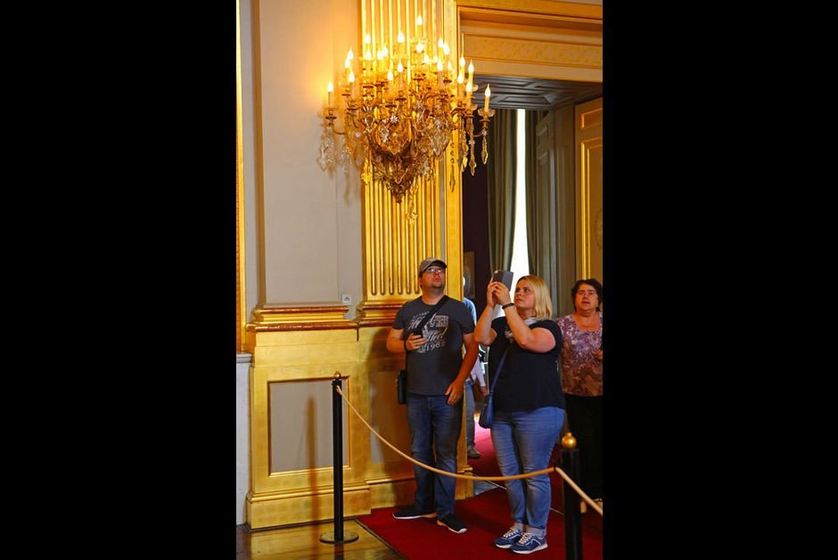 Μέσα στο παλάτι του βασιλιά -Aνοιξε τις πόρτες στο κοινό ο Φίλιππος του Βελγίου [εικόνες] | iefimerida.gr 2