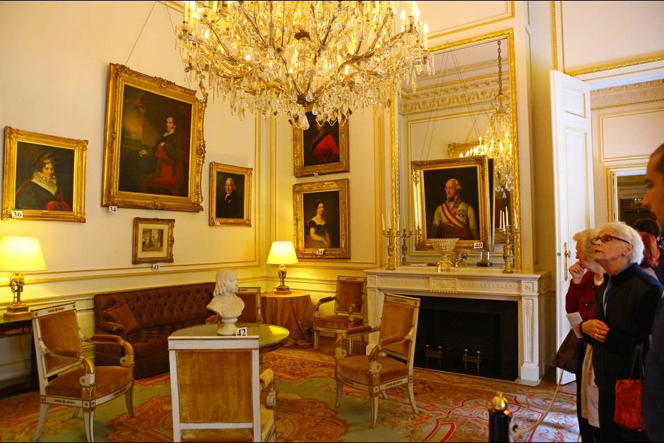 Μέσα στο παλάτι του βασιλιά -Aνοιξε τις πόρτες στο κοινό ο Φίλιππος του Βελγίου [εικόνες] | iefimerida.gr 8