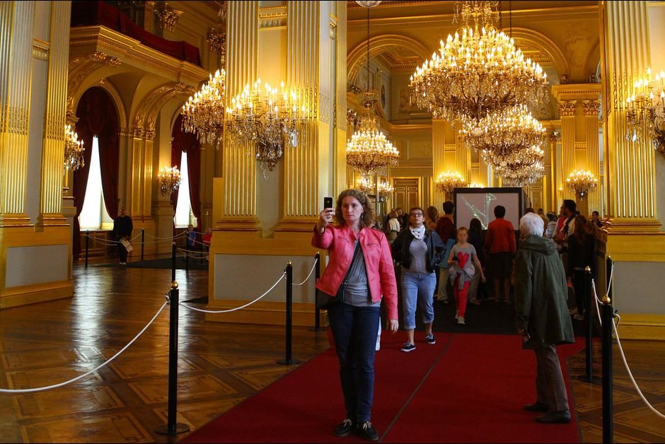 Μέσα στο παλάτι του βασιλιά -Aνοιξε τις πόρτες στο κοινό ο Φίλιππος του Βελγίου [εικόνες] | iefimerida.gr 6