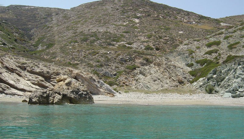 Ιδιαίτερες, αμμώδεις, βοτσαλωτές, απόκρημνες, ερημικές: Οι πιο παρθένες παραλίες στην Ελλάδα [εικόνες] | iefimerida.gr 4