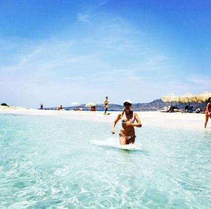 Η Στέλλα Γεωργιάδου δείχνει πώς είναι το σώμα της χωρίς ρετούς [εικόνες]  | iefimerida.gr 2