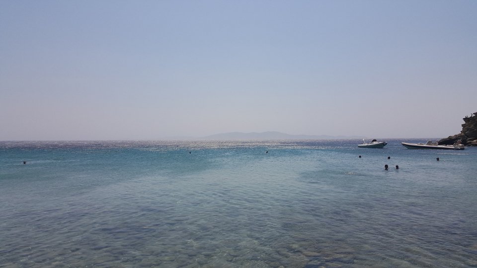 Ο δημοσιογράφος Αντώνης Δελατόλας έσωσε από βέβαιο πνιγμό δύο 15χρονα κορίτσια στην Τήνο [εικόνες και βίντεο] | iefimerida.gr 2