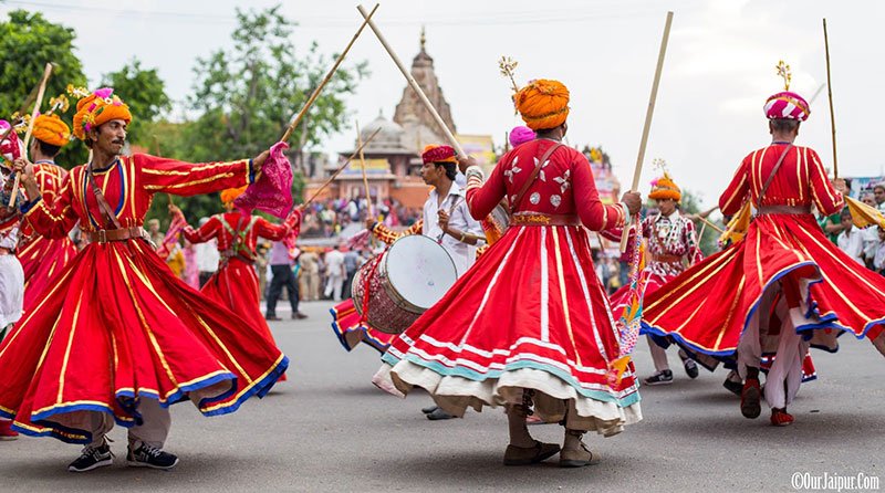 Το πολύχρωμο φεστιβάλ Τιτζ στην Ινδία που γιορτάζει τον γάμο και την αφοσίωση [εικόνες] | iefimerida.gr 5
