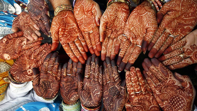 Το πολύχρωμο φεστιβάλ Τιτζ στην Ινδία που γιορτάζει τον γάμο και την αφοσίωση [εικόνες] | iefimerida.gr 6