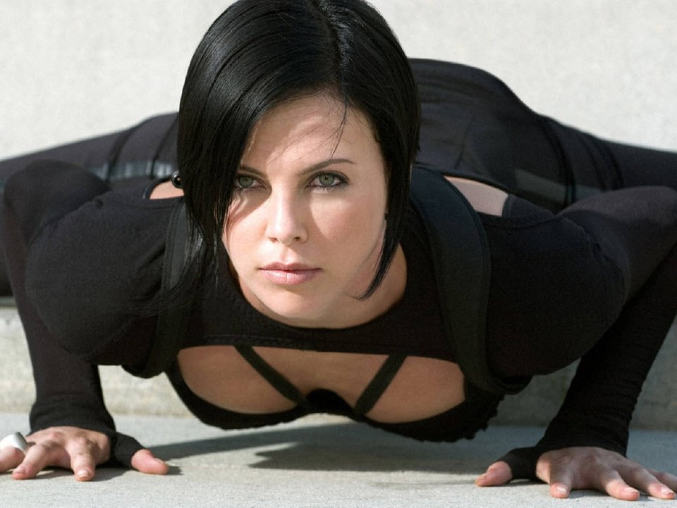 Η καυτή Σαρλίζ Θερόν έγινε 40άρα [εικόνες]  | iefimerida.gr 5