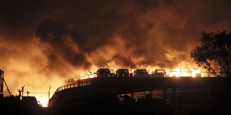 Σοκαριστικά στιγμιότυπα από τις εκρήξεις στη βιομηχανική ζώνη της Τιανζίν [εικόνες] | iefimerida.gr 0