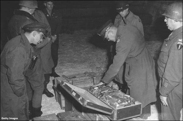 Βρέθηκε το τρένο με χρυσό των Ναζί στην Πολωνία - Ράβδοι, πίνακες, κοσμήματα... [εικόνες] | iefimerida.gr 3