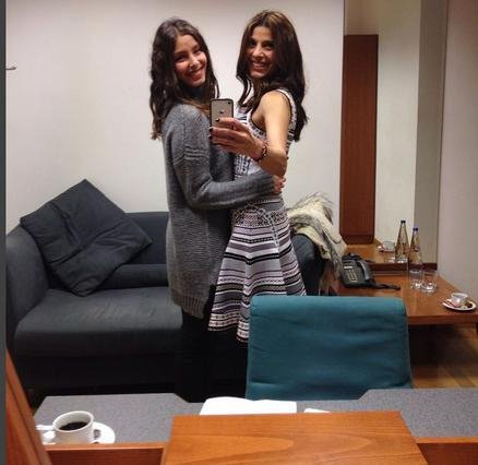 Η όμορφη κόρη της Πόπης Τσαπανίδου -Ιδια η μητέρα της [εικόνες] | iefimerida.gr 0