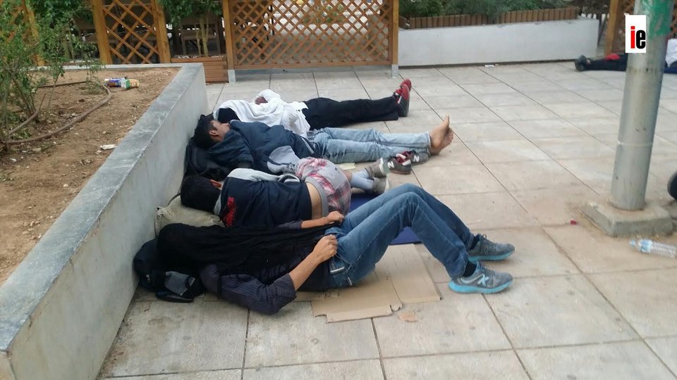 Απέραντη κατασκήνωση μεταναστών η πλατεία Βικτωρίας [εικόνες] | iefimerida.gr 5
