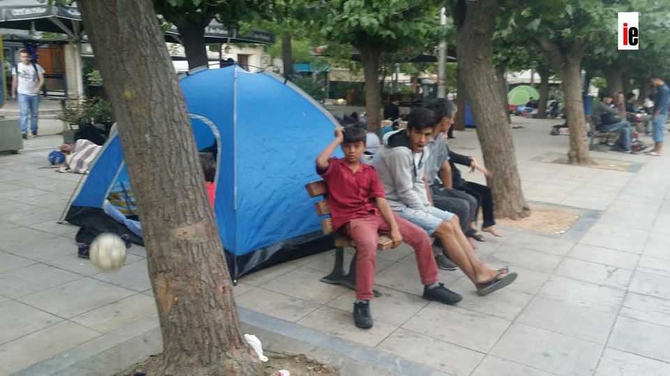 Απέραντη κατασκήνωση μεταναστών η πλατεία Βικτωρίας [εικόνες] | iefimerida.gr 7
