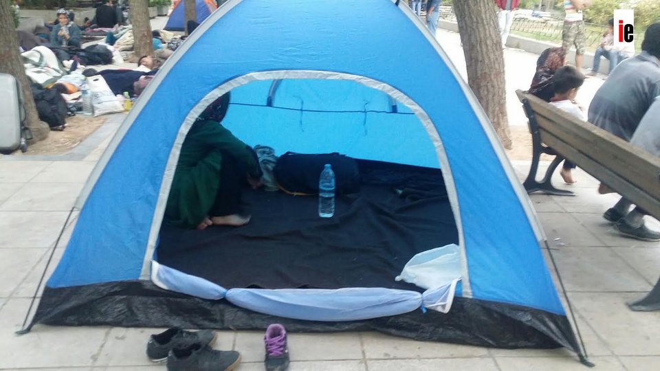 Απέραντη κατασκήνωση μεταναστών η πλατεία Βικτωρίας [εικόνες] | iefimerida.gr 6