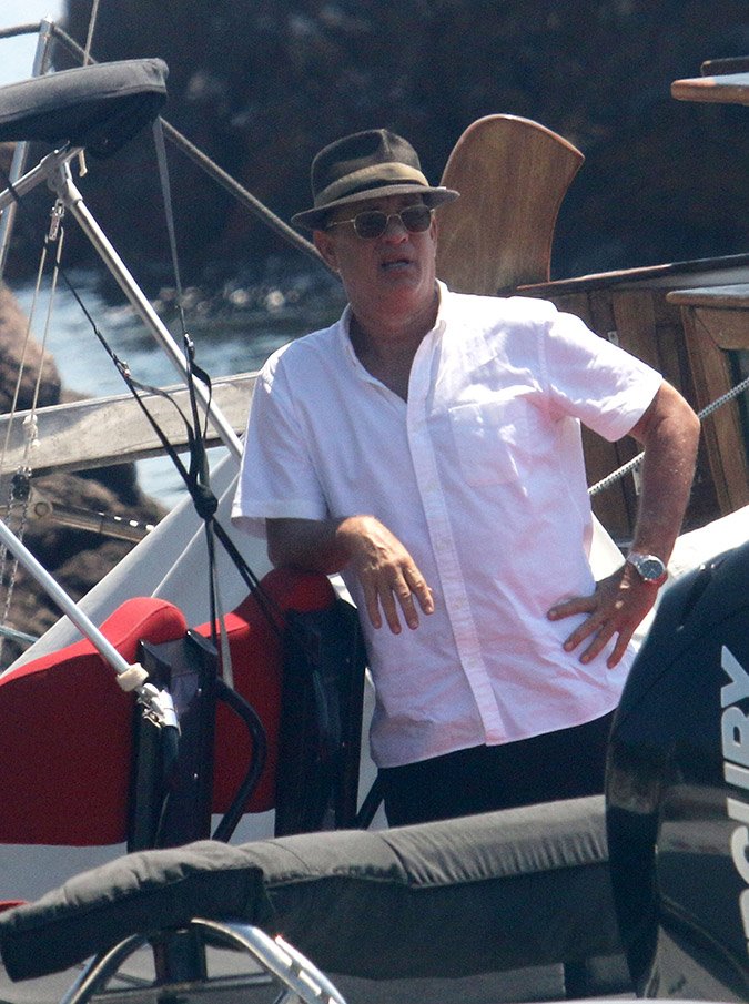 Διακοπές στην Αντίπαρο για τον Τομ Χανκς [εικόνες] | iefimerida.gr 3