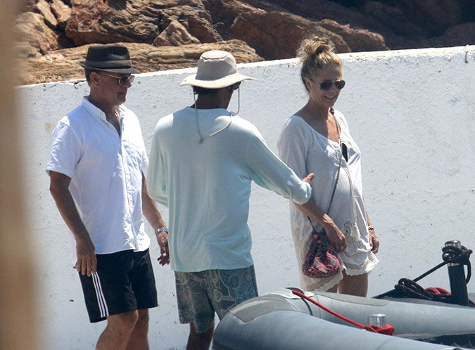 Διακοπές στην Αντίπαρο για τον Τομ Χανκς [εικόνες] | iefimerida.gr 2