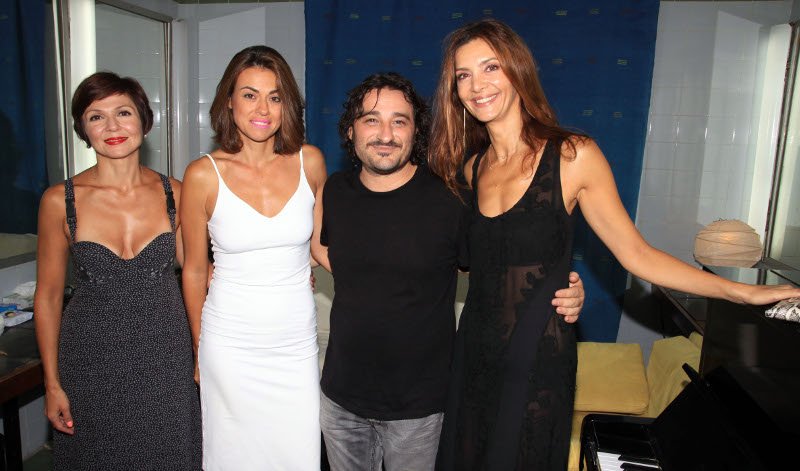 Τολμηρή εμφάνιση Λέχου στο Ηρώδειο: Με διαφάνεια από την κορυφή ως τα νύχια [εικόνες] | iefimerida.gr 2