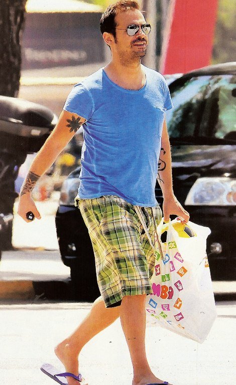 O Ντέμης έγινε 42 ετών: Οι αναμνήσεις παραμένουν αναλλοίωτες [εικόνες & βίντεο] | iefimerida.gr 7