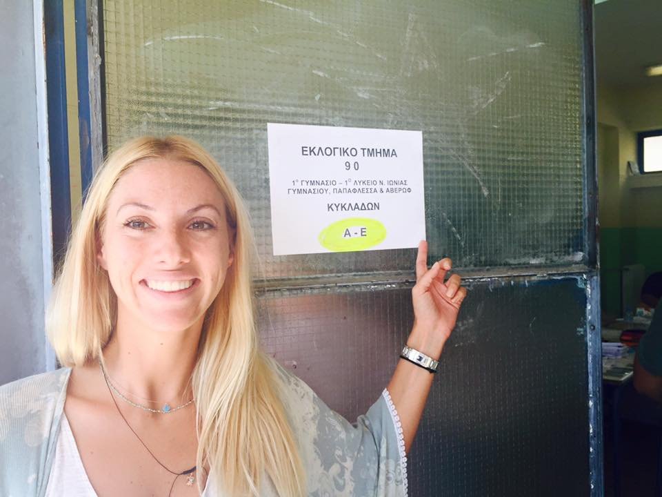 Το σέξι... όπλο του Βασίλη Λεβέντη -Η ξανθιά υποψήφια από τις Κυκλάδες [εικόνες] | iefimerida.gr 4