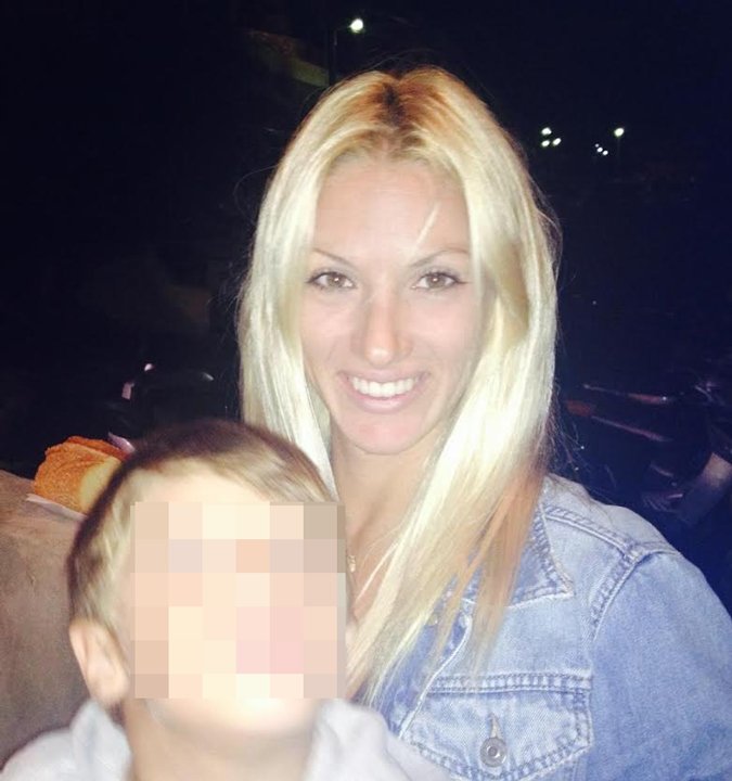 Το σέξι... όπλο του Βασίλη Λεβέντη -Η ξανθιά υποψήφια από τις Κυκλάδες [εικόνες] | iefimerida.gr 2