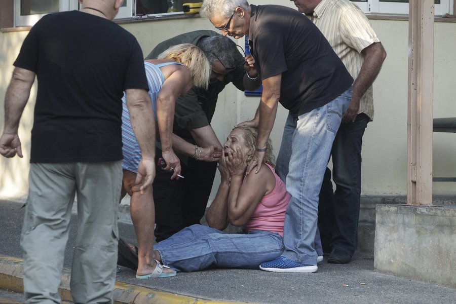 Τραγωδία στο Δαφνί: Τέσσερις τελικά οι νεκροί από τη φωτιά [εικόνες] | iefimerida.gr 4